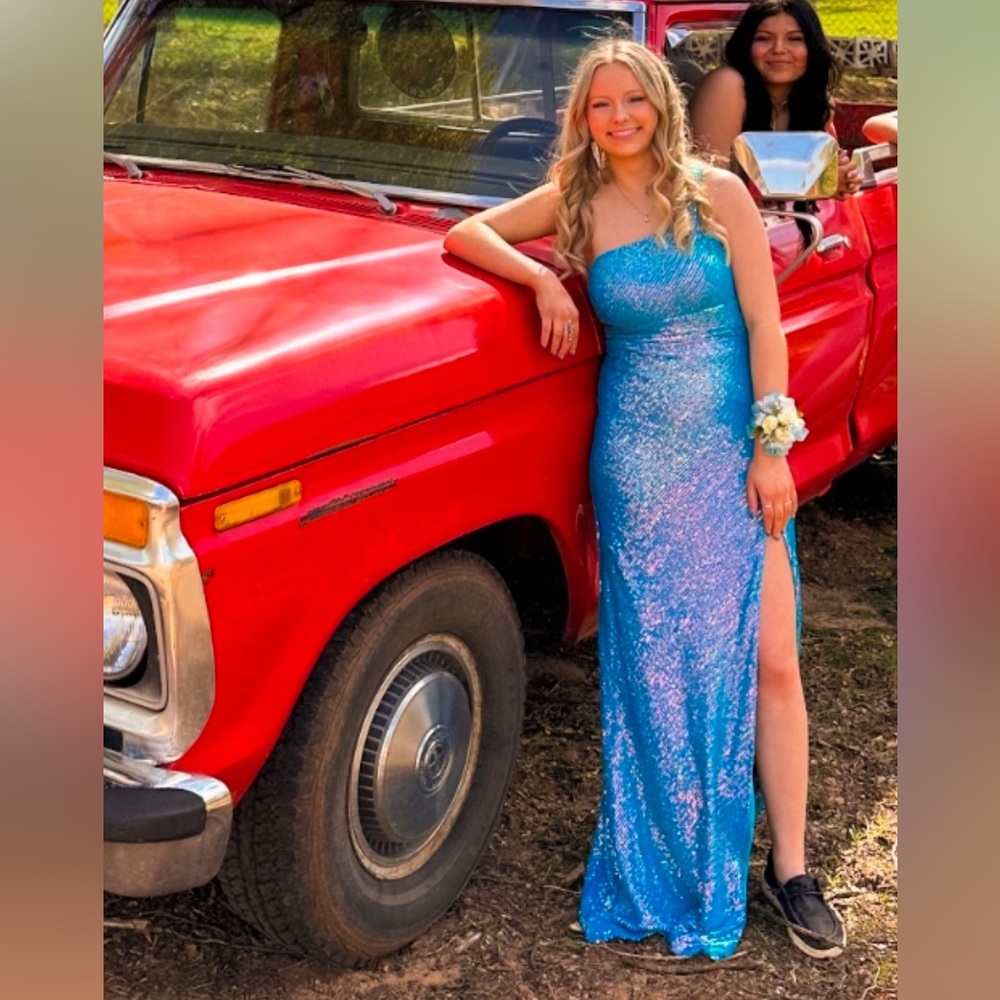 Turquoise Windsor Prom Dress